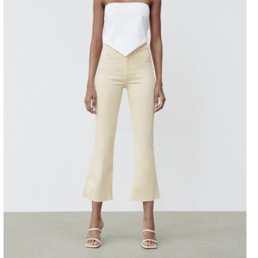 Zara cream mid-rise flared cropped jeans NWT